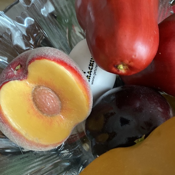 Fake fruit and vegetables - Picture 5 of 7